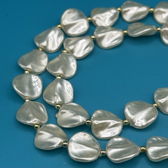 Vintage Faux Coin Pearl Necklace Iridescent Gold Tone 29” - Picture 2 of 6